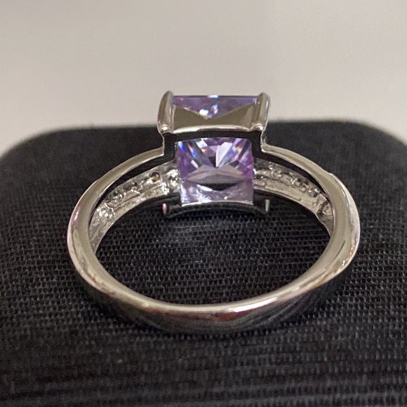 🩷🌟🌸 HOST PICK 🌸🌟🩷 Amethyst gemstone Silver Ring - Picture 3 of 4